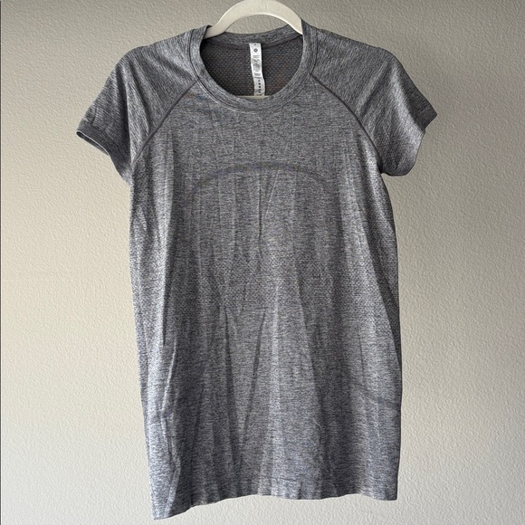 Lululemon 'Swiftly Tech' Short-Sleeve Shirt with round neckline GRAY in color - Picture 11 of 11
